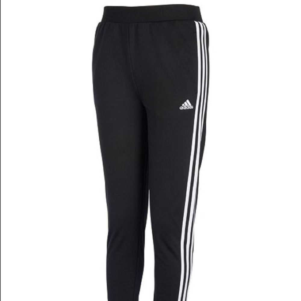 black adidas joggers 🖤